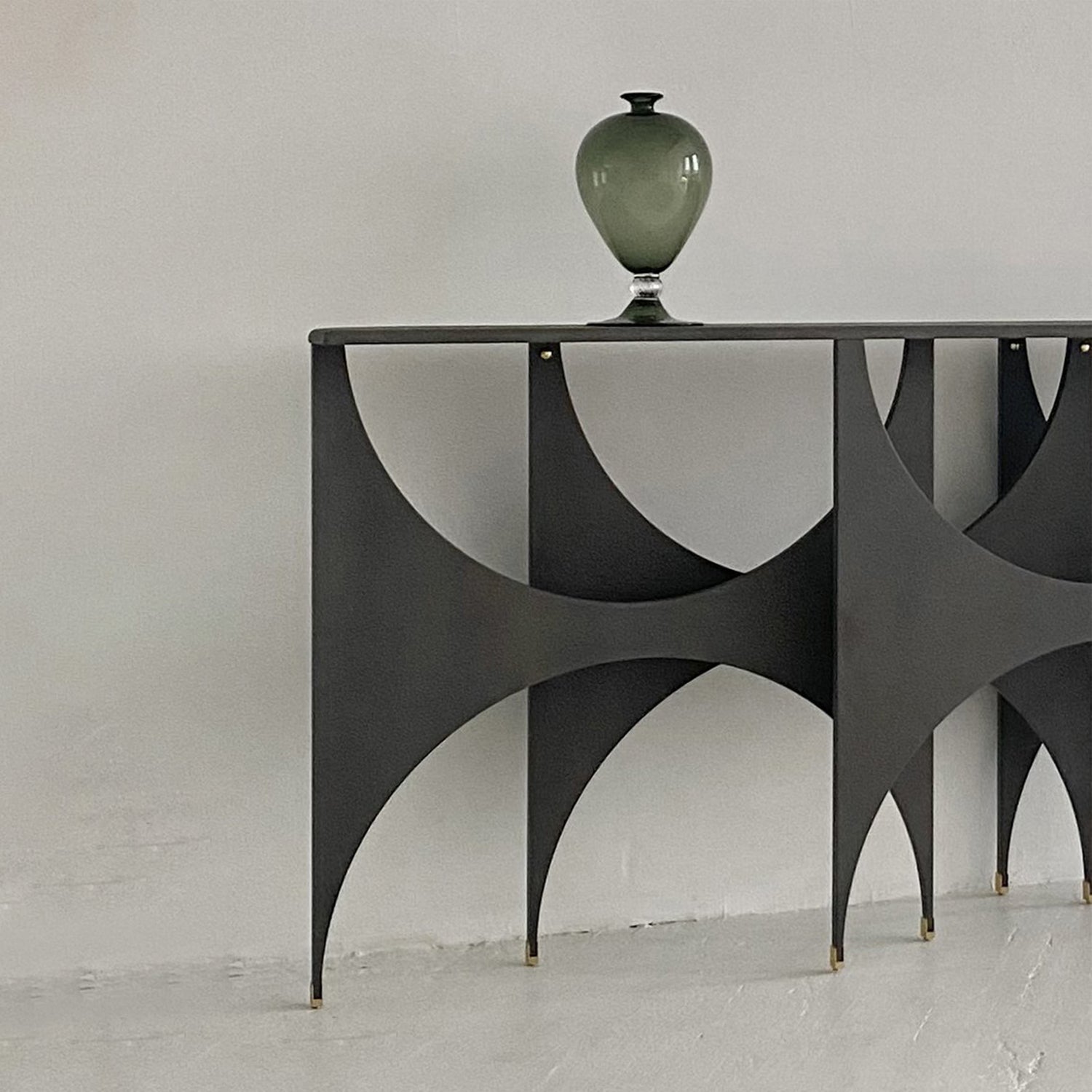 product-color-Butterfly Console Concrete Resin