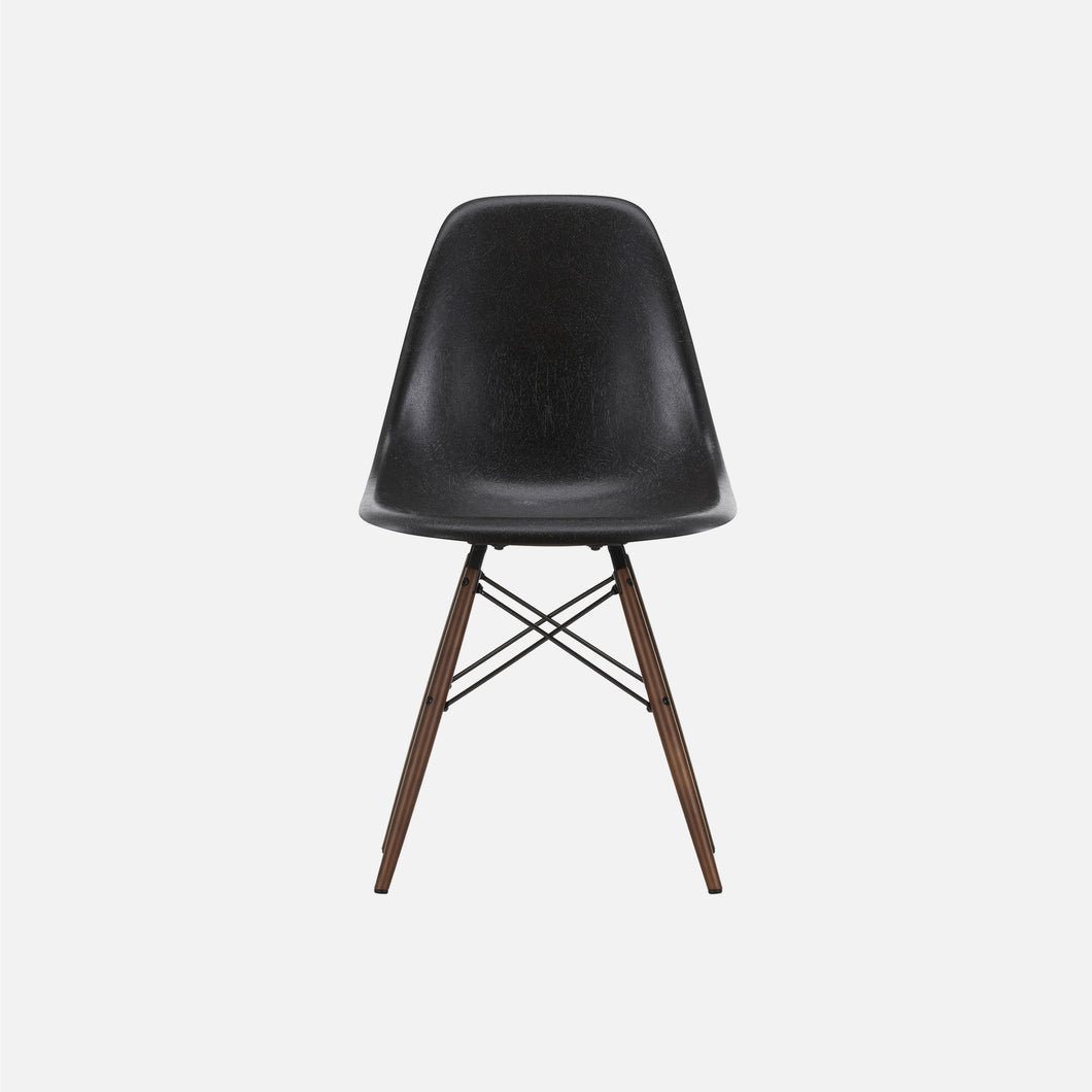 Eames Elephant Hide Grey/Acero Scuro, Eames Elephant Hide Grey/Dark Maple